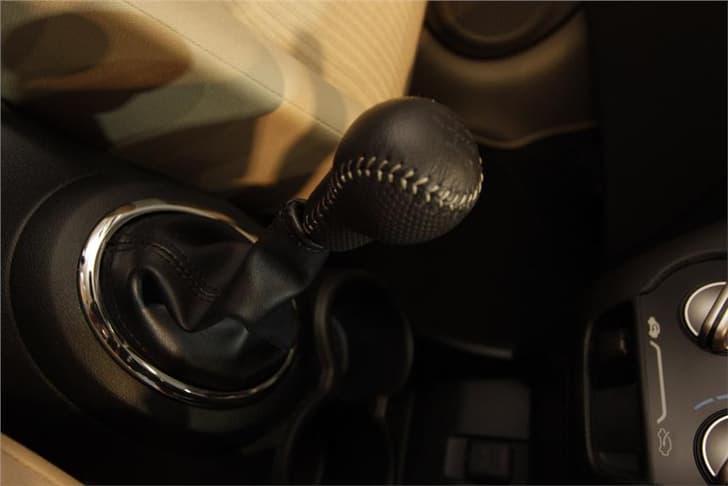 Honda Mobilio MPV photo gallery